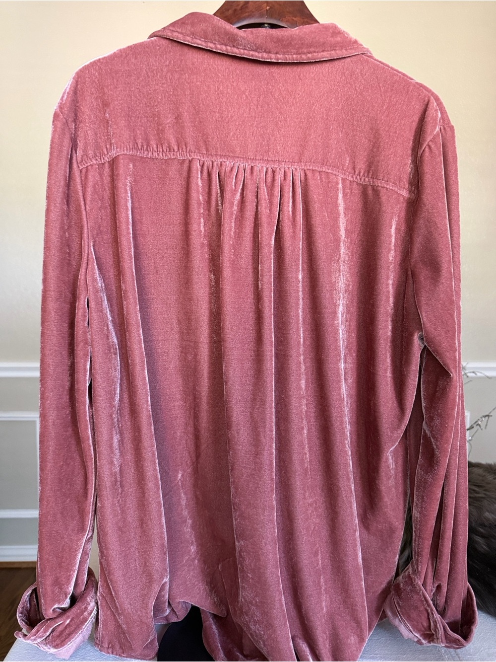 Umgee velvet button down top with pockets size 2x - Picture 6 of 6